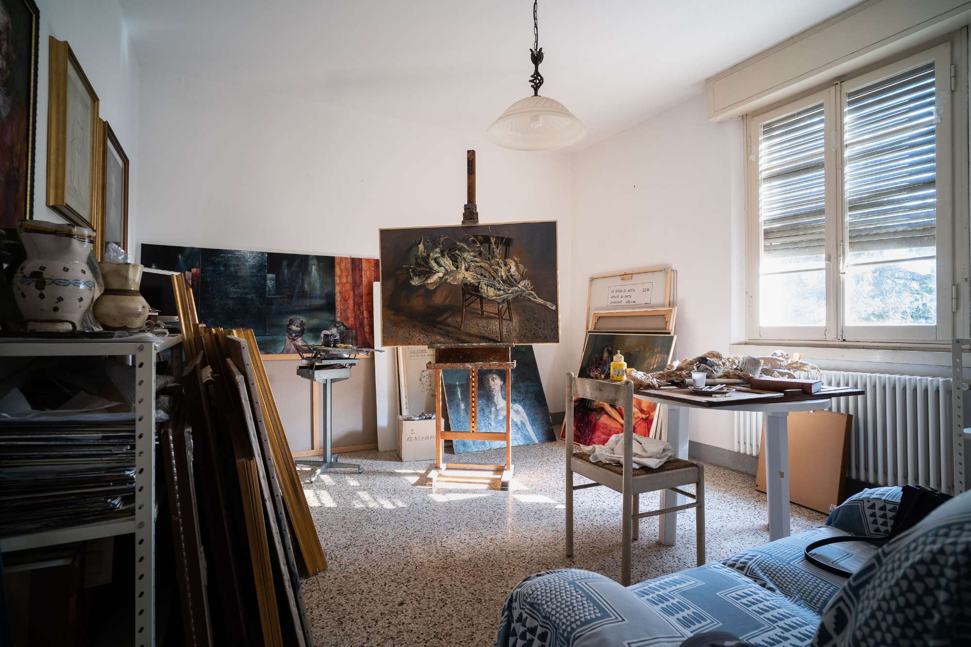 Studio di Roberto Casadio, interno,  foto di Luca Bacciocchi.